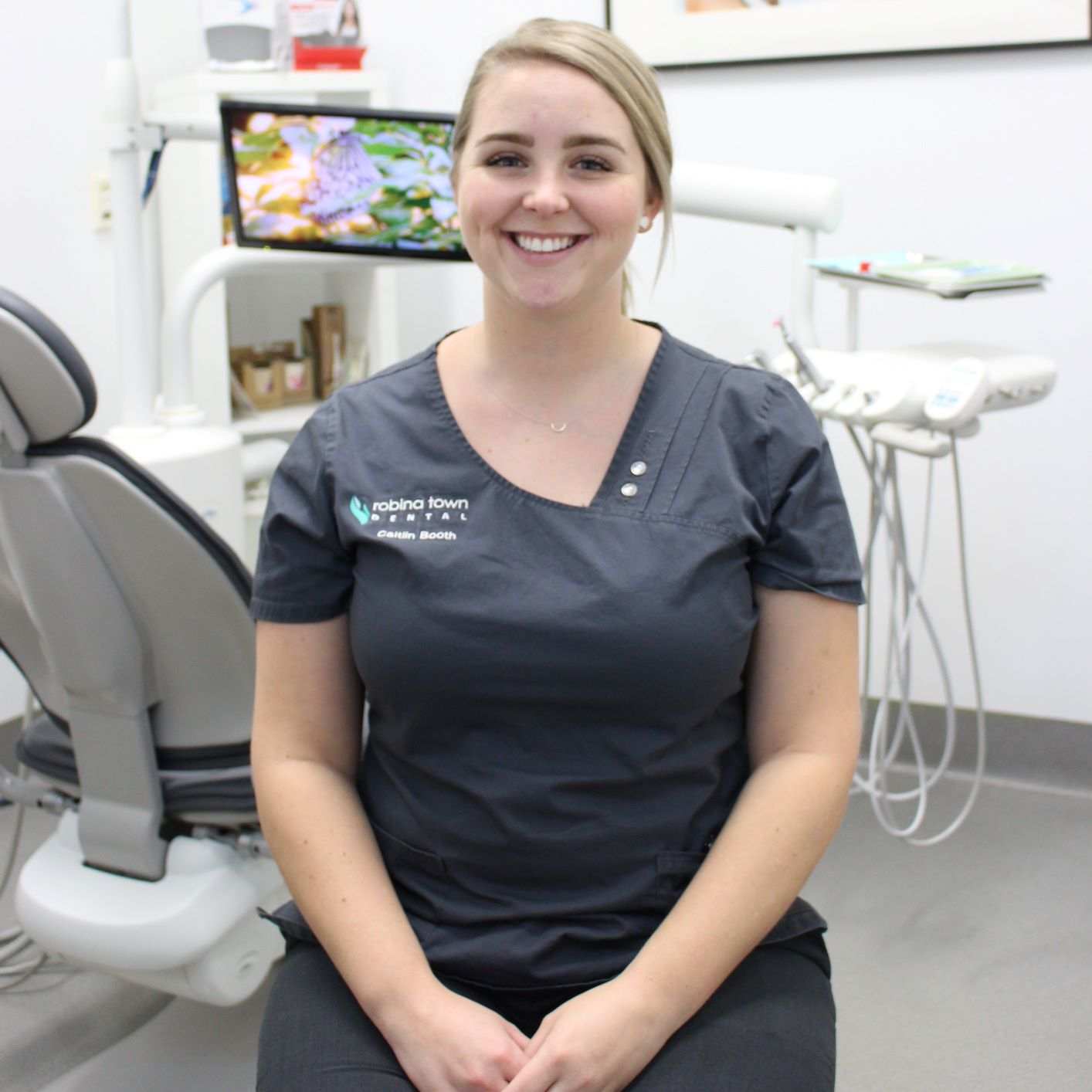 Caitlin Booth is a dedicated oral health therapist at Robina Town Dental.